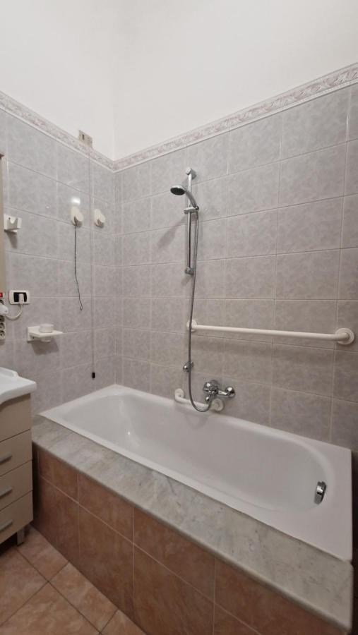 The Crazy House Apartment Catania Luaran gambar